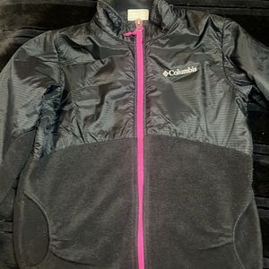 Kid’s Columbia fleece jacket 🆒